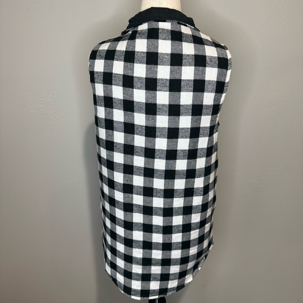 Sunshine & Rodeos Sleeveless Buffalo Plaid Vest – Size Small - Picture 4 of 6
